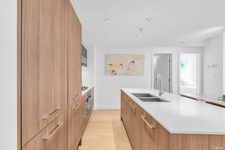 1105 4638 Gladstone Street Vancouver, BC - 4