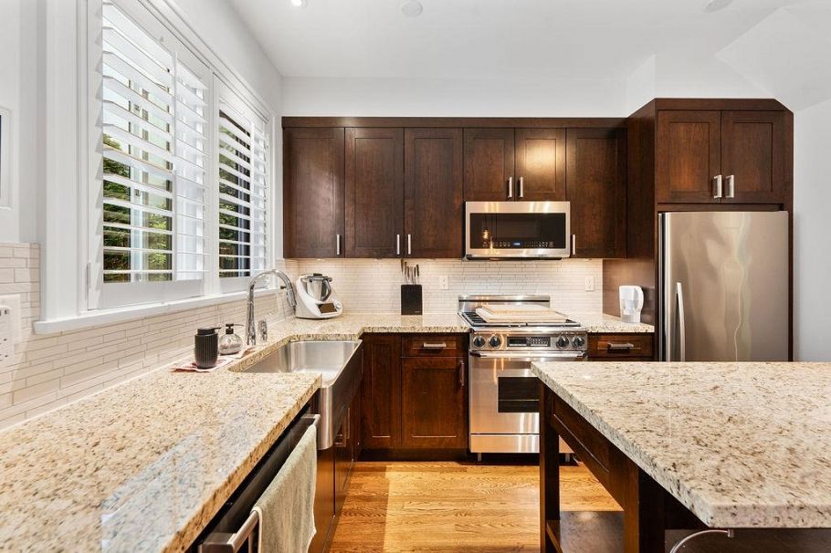 3025 Birch Street Vancouver, BC - 9