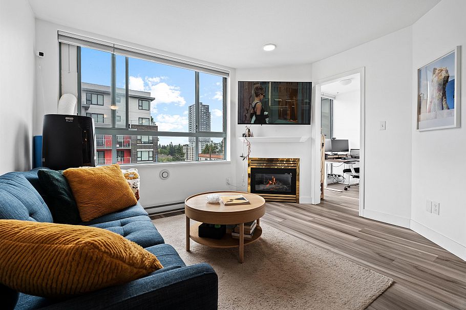 302 5818 Lincoln Street Vancouver, BC - 1