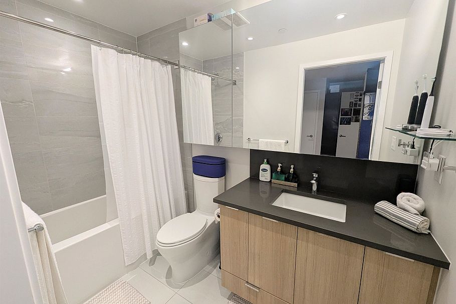 1305 3430 E Kent Avenue Vancouver, BC - 6