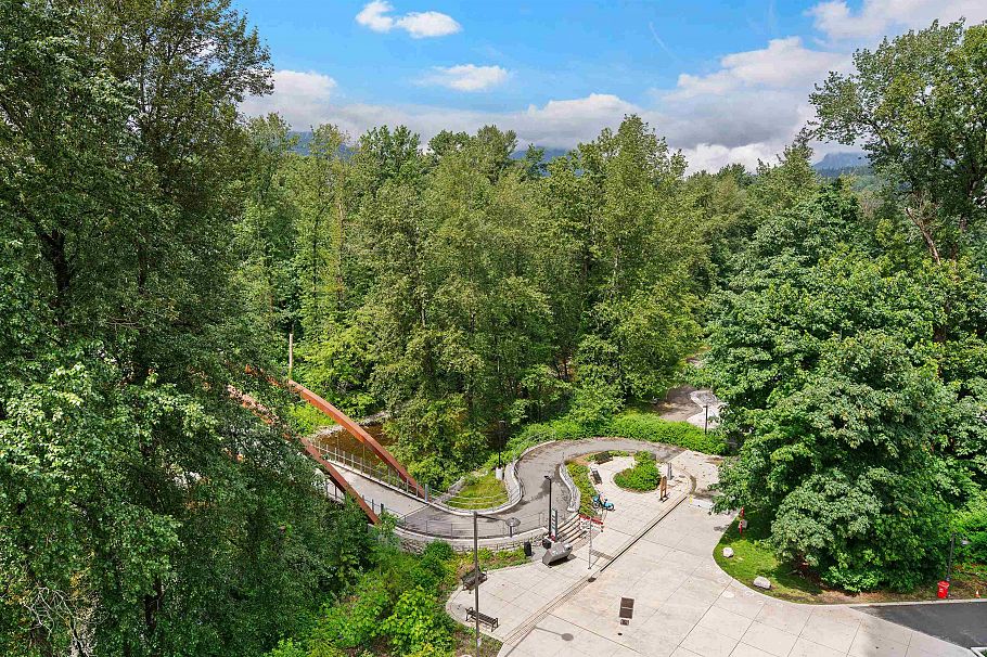 704 1401 Hunter Street North Vancouver, BC - 24