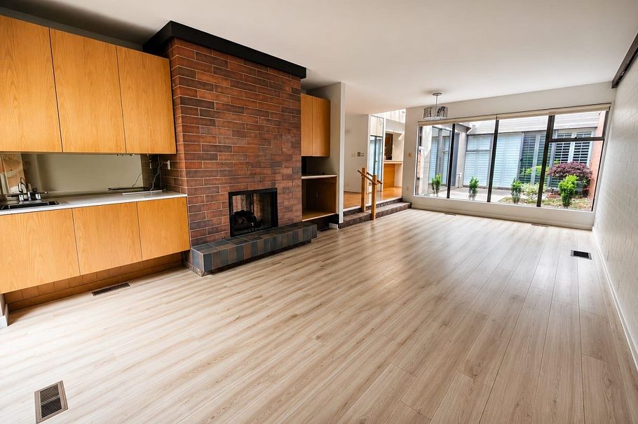 406 Greensboro Place Vancouver, BC - 1