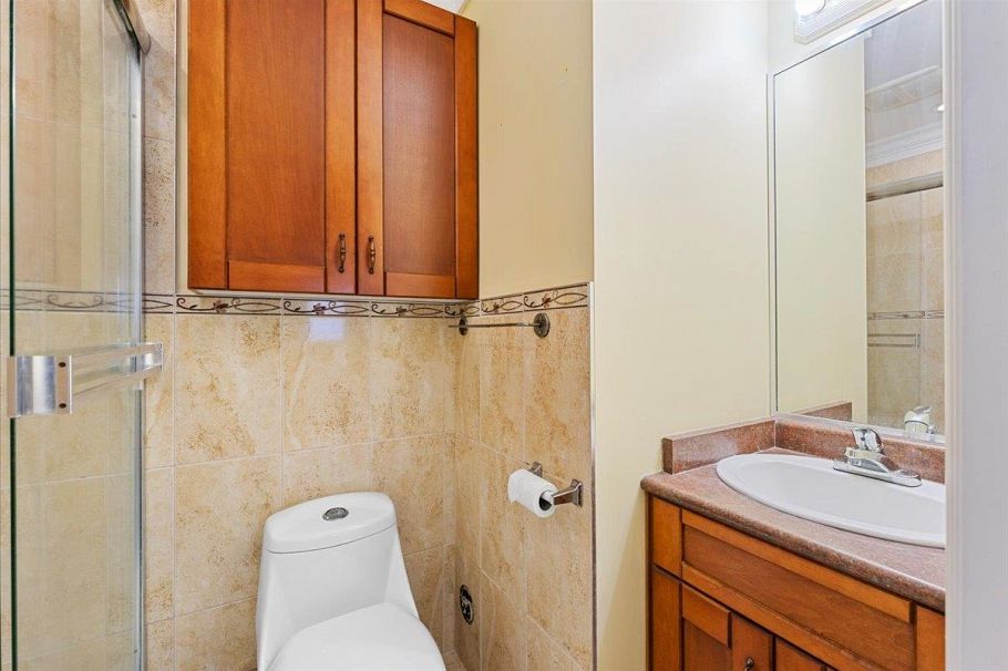 1185 E 62nd Avenue Vancouver, BC - 27
