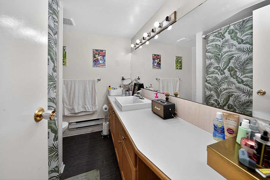 2112 E 46th Avenue Vancouver, BC - 11