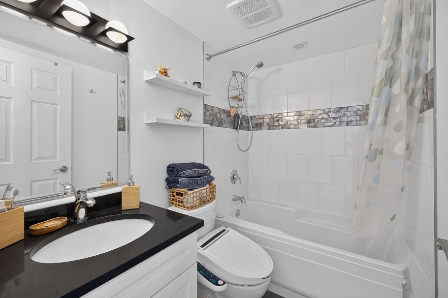 401 688 E 16th Avenue Vancouver, BC - 19