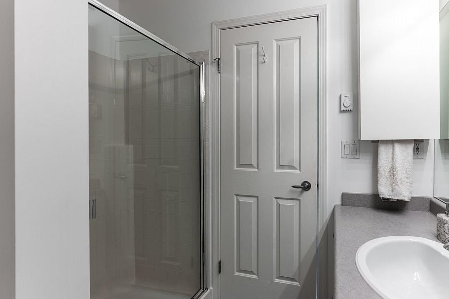 323 332 Lonsdale Avenue North Vancouver, BC - 21