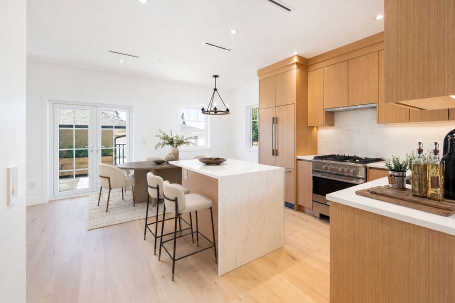 265 W 6th Street North Vancouver, BC - 3