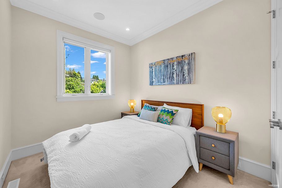 3581 W 32nd Avenue Vancouver, BC - 24