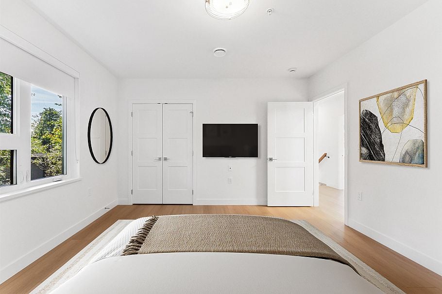 842 St. Denis Avenue North Vancouver, BC - 17