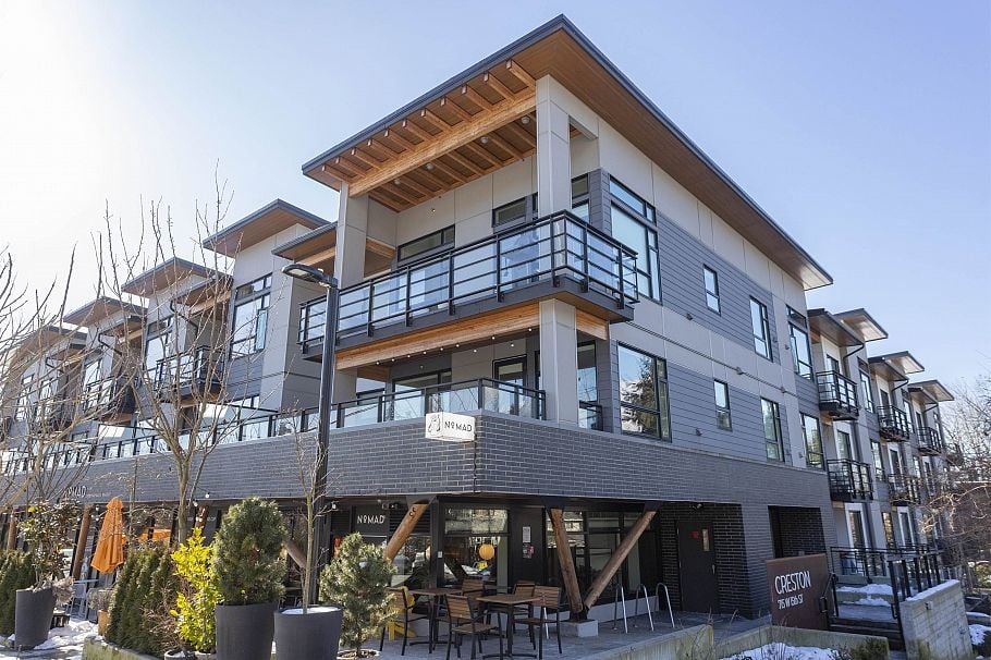 204 715 W 15th Street North Vancouver, BC - 1