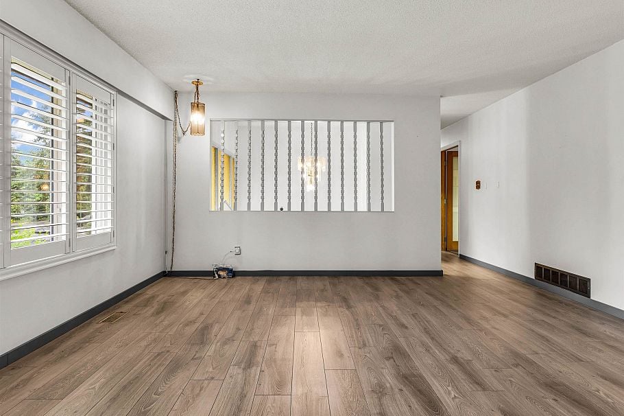 2599 Masefield Road North Vancouver, BC - 16