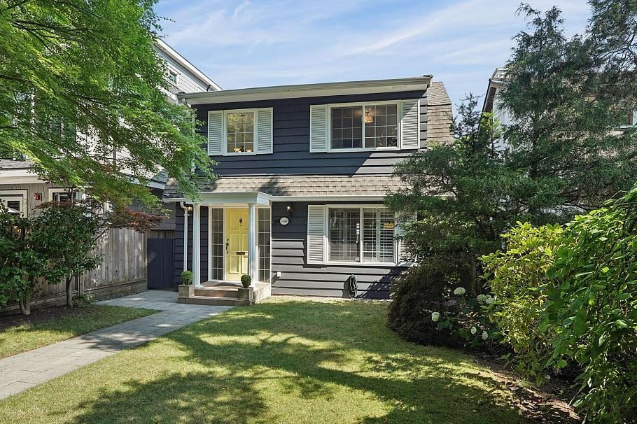 3349 W 14th Avenue Vancouver, BC - 1