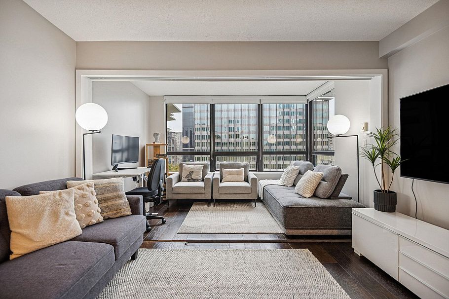 2205 938 Smithe Street Vancouver, BC - 1