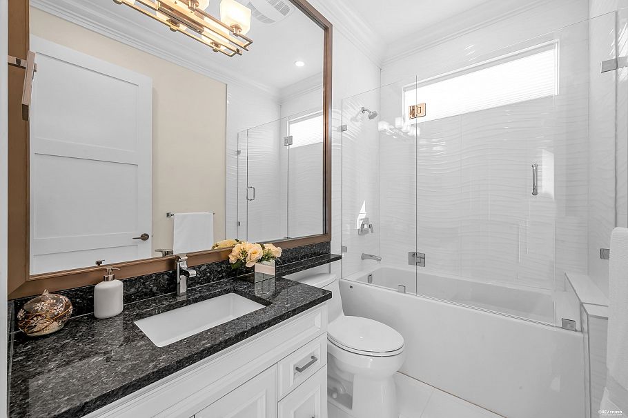 3581 W 32nd Avenue Vancouver, BC - 31