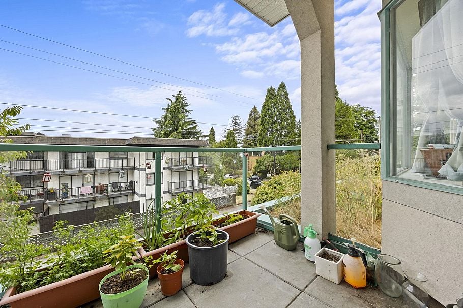 104 177 W 5th Street North Vancouver, BC - 19