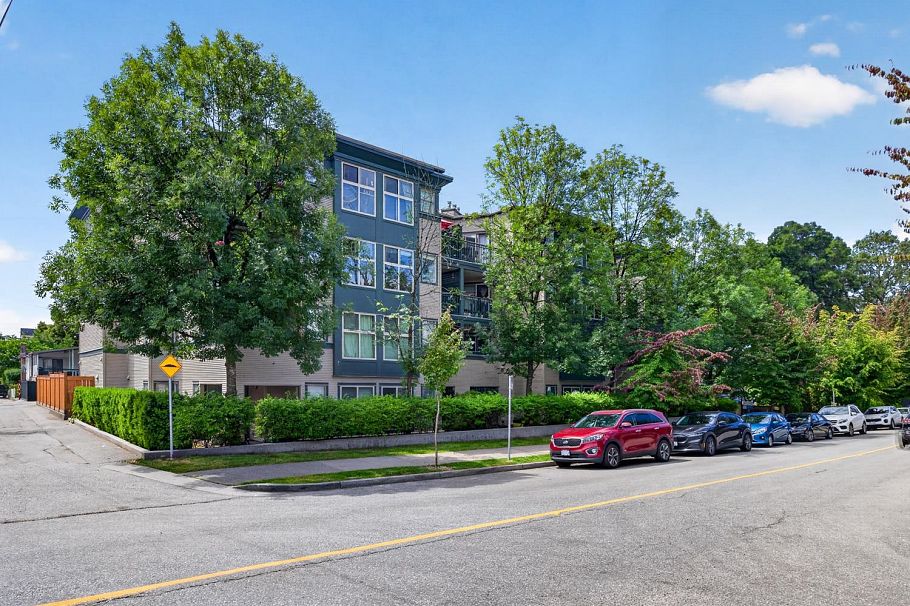 401 688 E 16th Avenue Vancouver, BC - 22