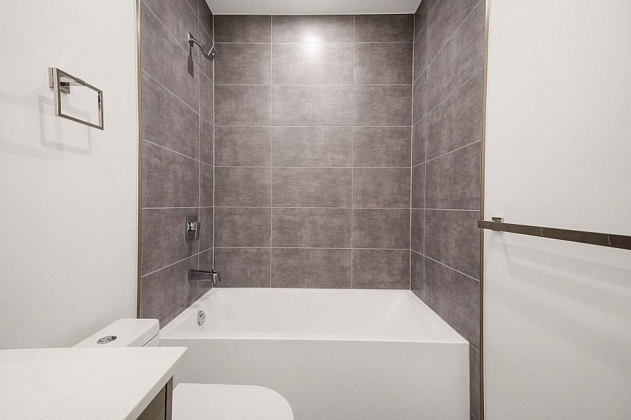 111 342 Mountain Highway North Vancouver, BC - 24