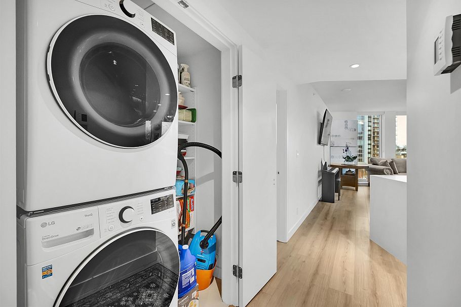 412 1500 Fern Street North Vancouver, BC - 35