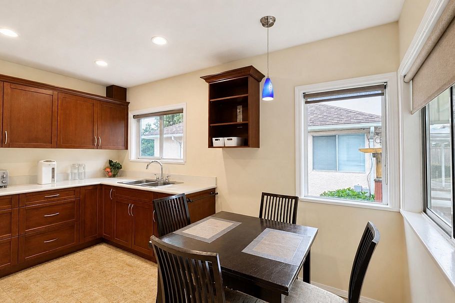 2965 E 8th Avenue Vancouver, BC - 13