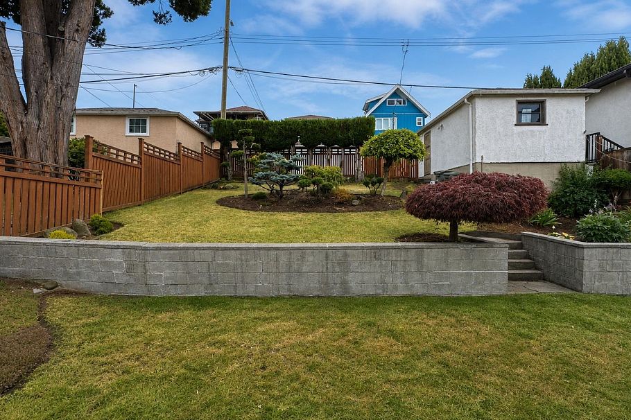 2965 E 8th Avenue Vancouver, BC - 35