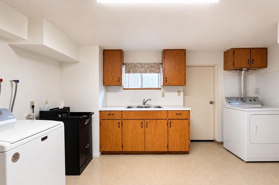 2965 E 8th Avenue Vancouver, BC - 26