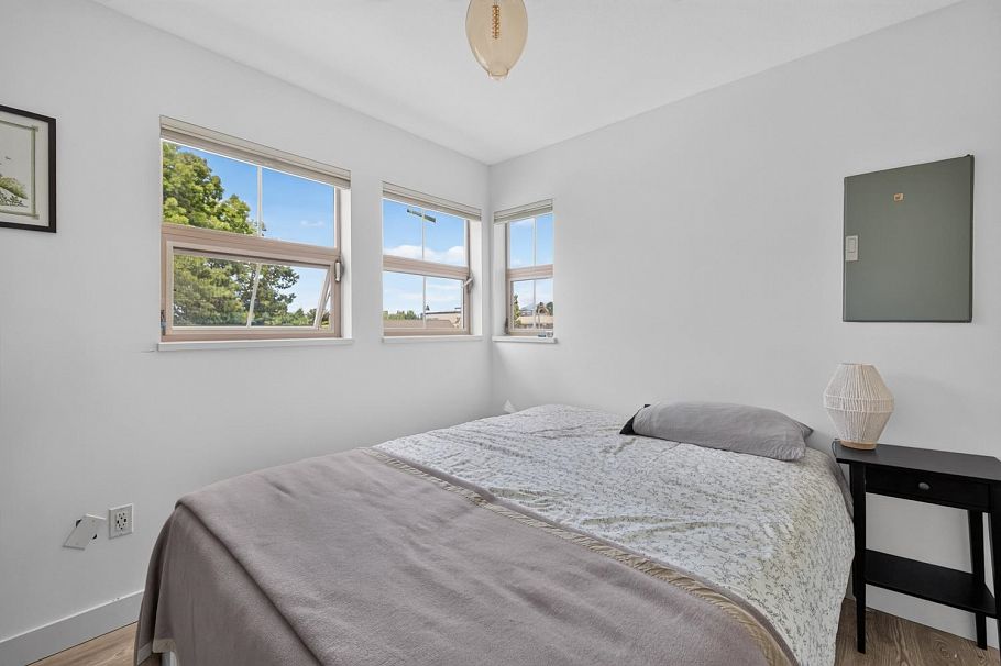 401 688 E 16th Avenue Vancouver, BC - 17