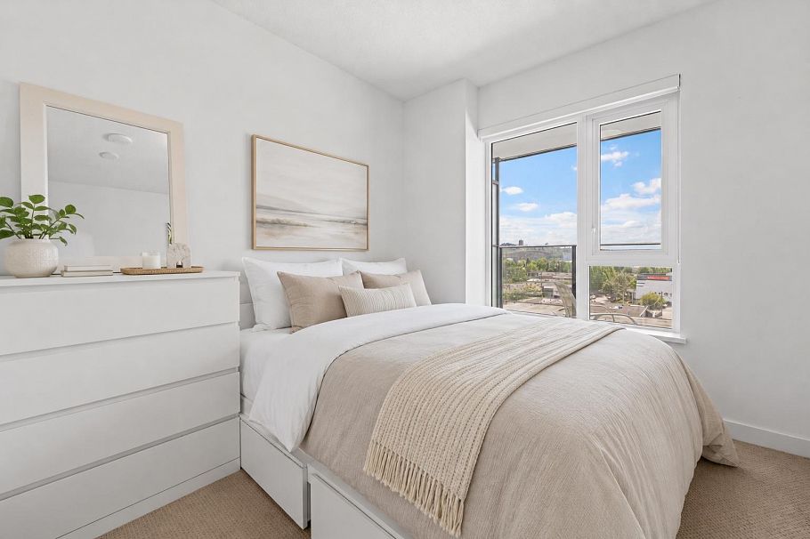 704 1401 Hunter Street North Vancouver, BC - 9