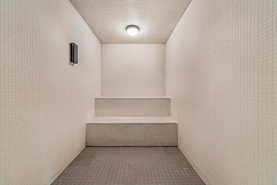 704 1401 Hunter Street North Vancouver, BC - 17