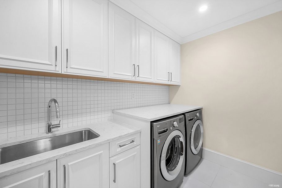 3581 W 32nd Avenue Vancouver, BC - 35
