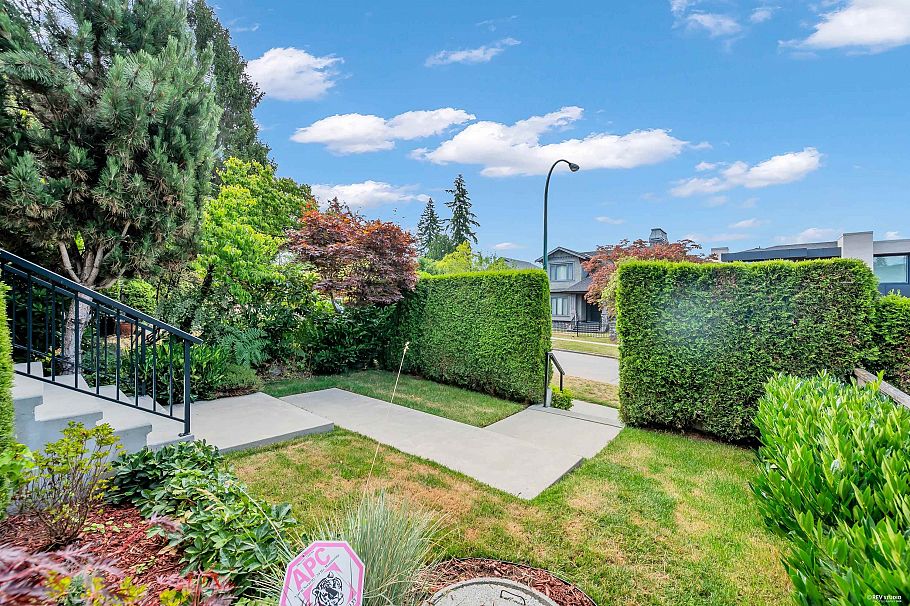 3581 W 32nd Avenue Vancouver, BC - 5