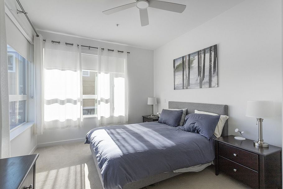 204 715 W 15th Street North Vancouver, BC - 19