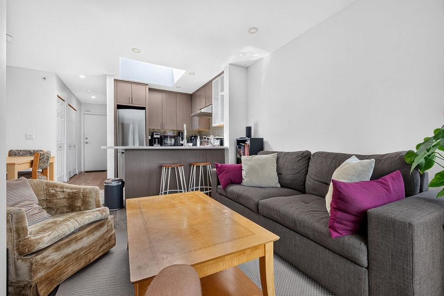 401 688 E 16th Avenue Vancouver, BC - 1