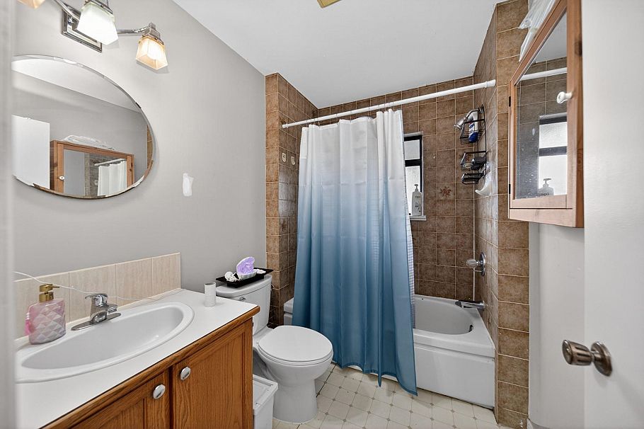 2112 E 46th Avenue Vancouver, BC - 17