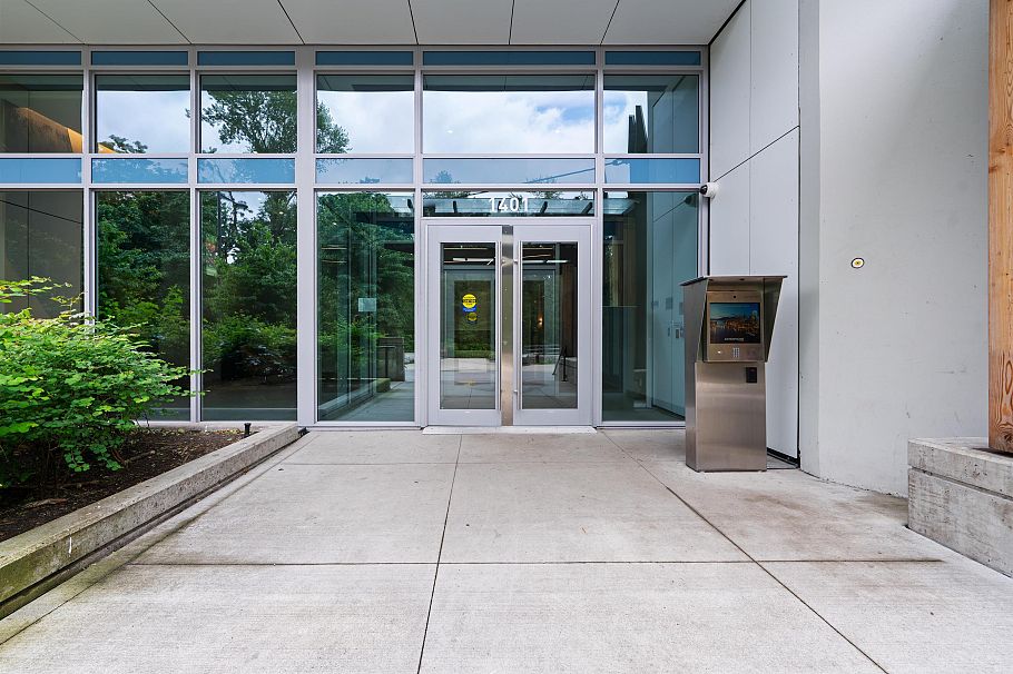 704 1401 Hunter Street North Vancouver, BC - 21