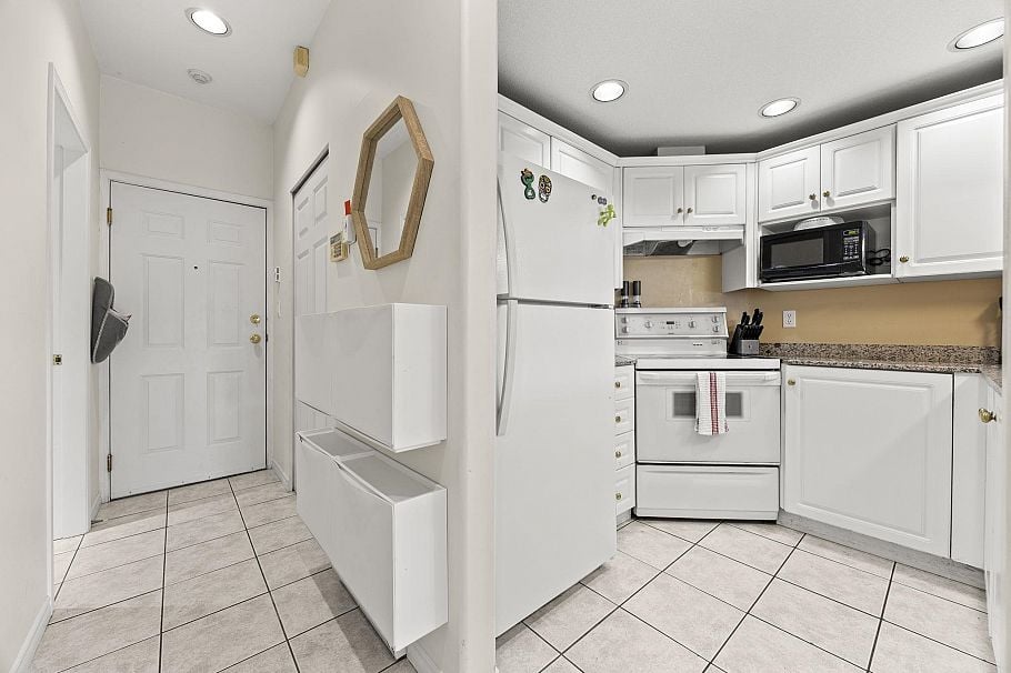 104 177 W 5th Street North Vancouver, BC - 14