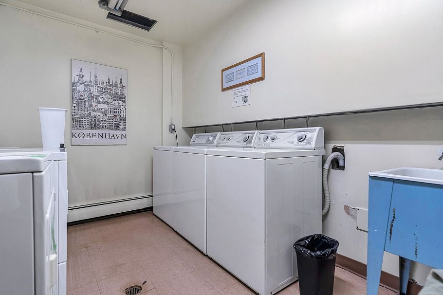 108 1535 Nelson Street Vancouver, BC - 3