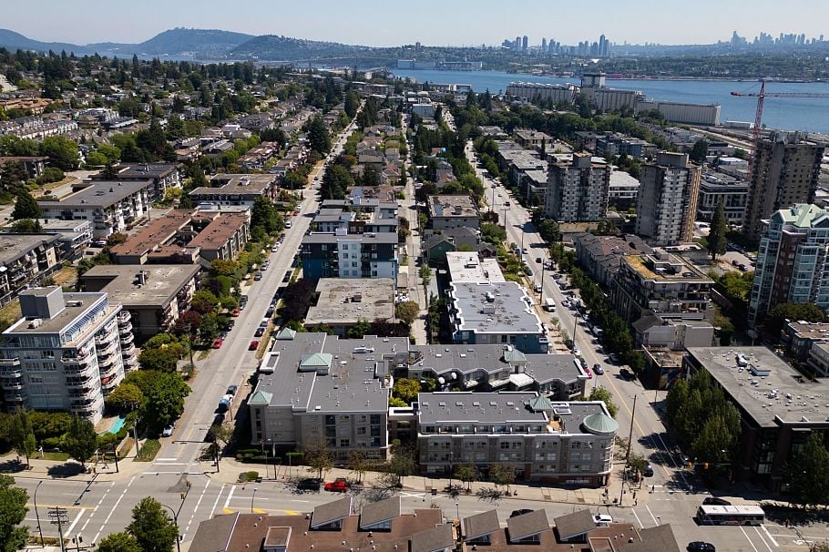 323 332 Lonsdale Avenue North Vancouver, BC - 38