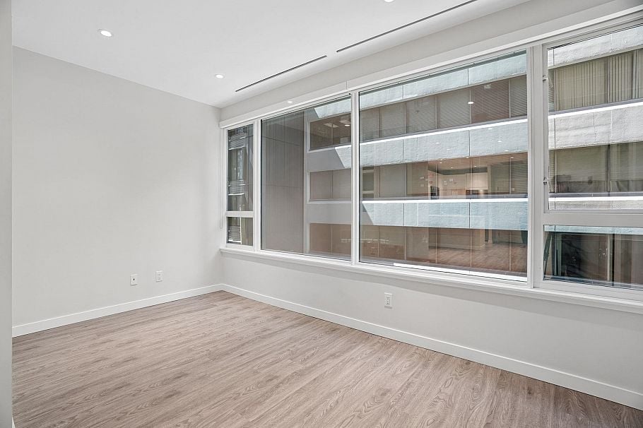 410 1177 Hornby Street Vancouver, BC - 1