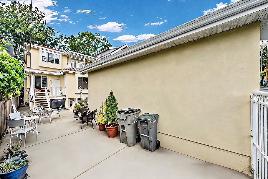 2030 E 2nd Avenue Vancouver, BC - 38