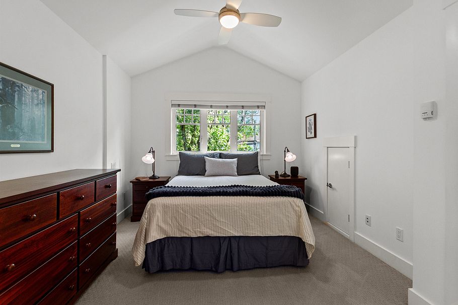 2416 W 8th Avenue Vancouver, BC - 13