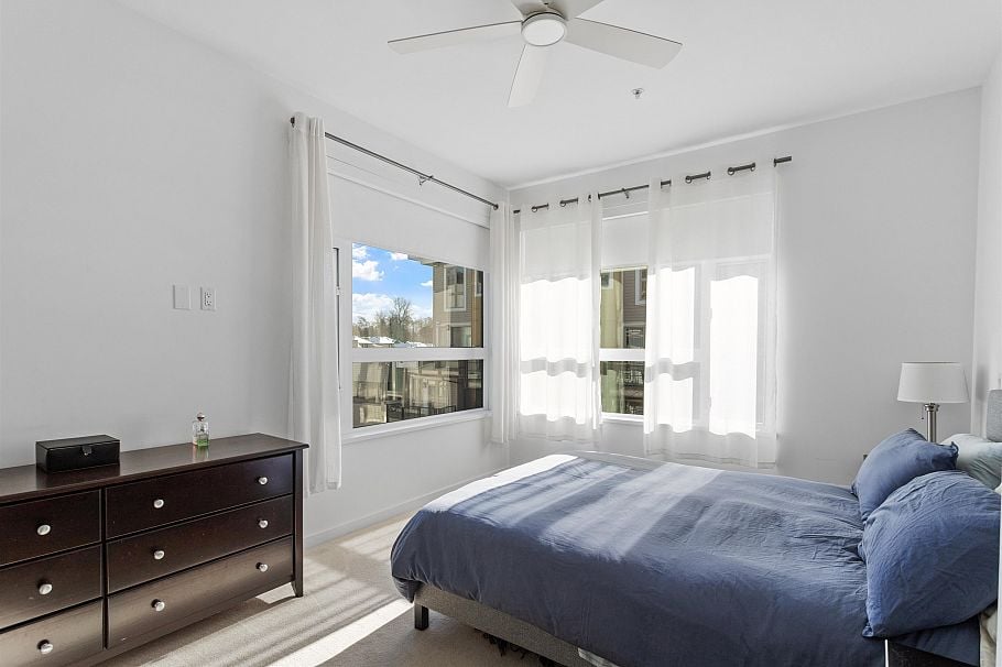 204 715 W 15th Street North Vancouver, BC - 18