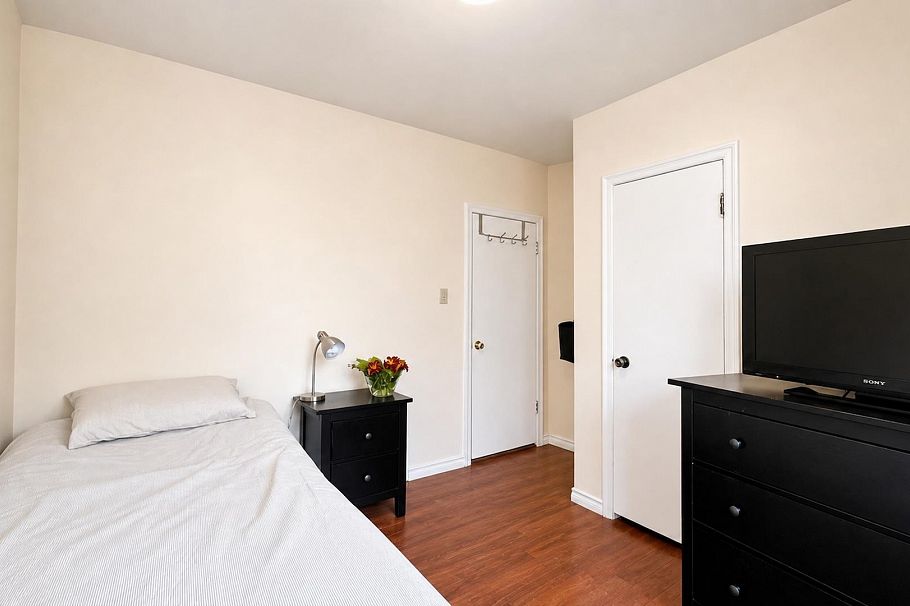 2965 E 8th Avenue Vancouver, BC - 22
