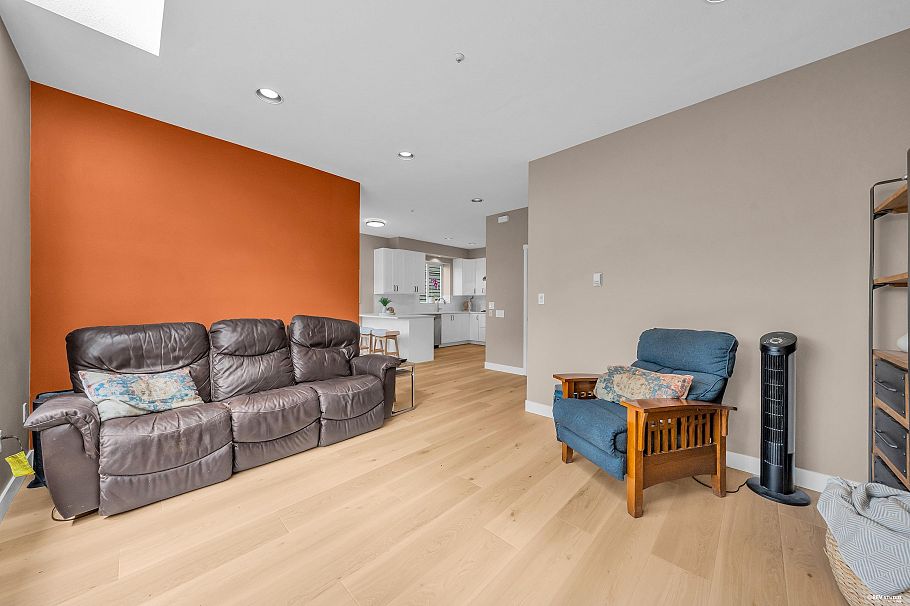 2030 E 2nd Avenue Vancouver, BC - 18