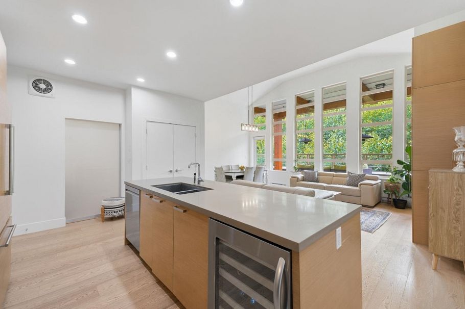 506 3606 Aldercrest Drive North Vancouver, BC - 12