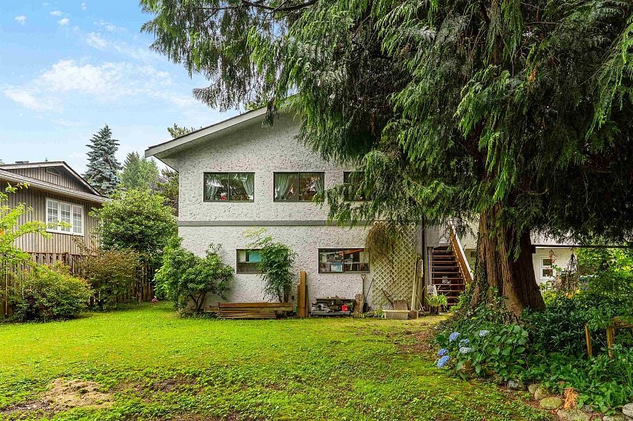 2599 Masefield Road North Vancouver, BC - 28
