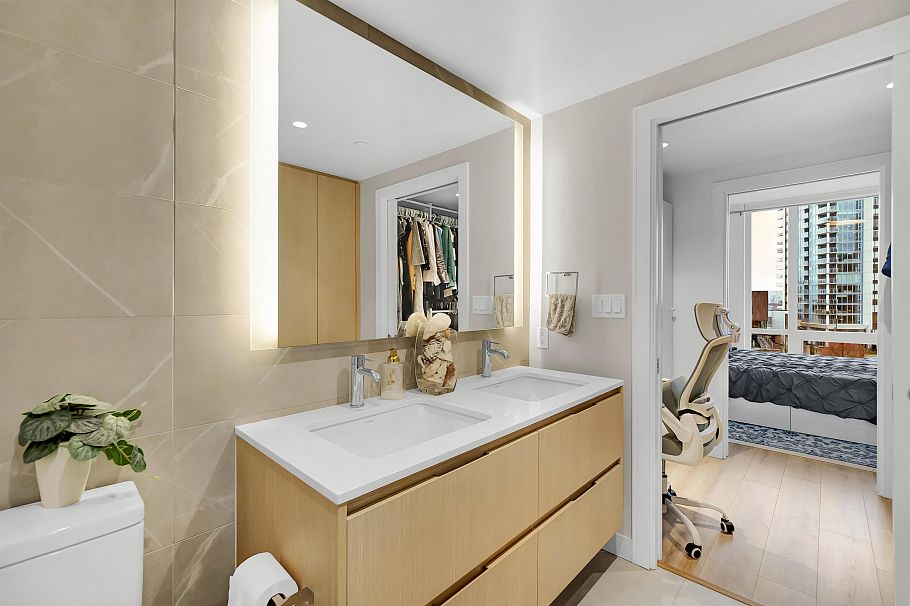 412 1500 Fern Street North Vancouver, BC - 18