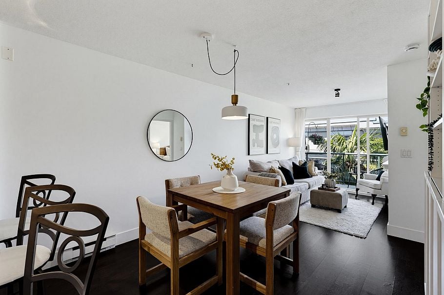 323 332 Lonsdale Avenue North Vancouver, BC - 9
