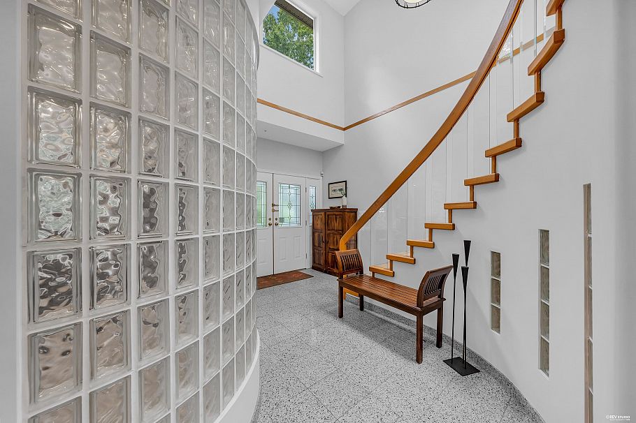 2030 E 2nd Avenue Vancouver, BC - 21