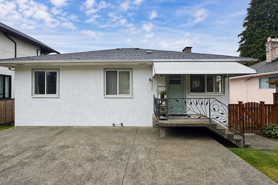 2965 E 8th Avenue Vancouver, BC - 33