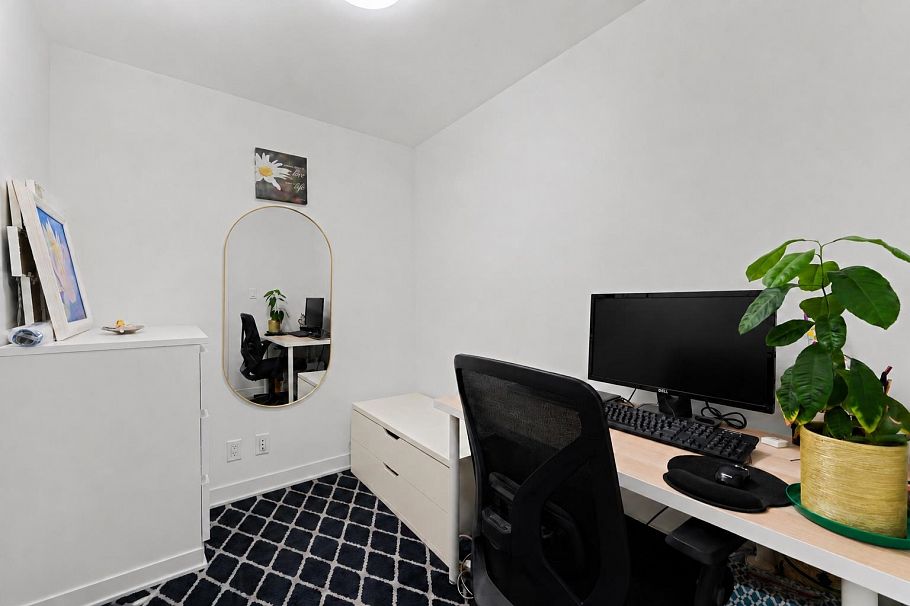 704 1401 Hunter Street North Vancouver, BC - 8